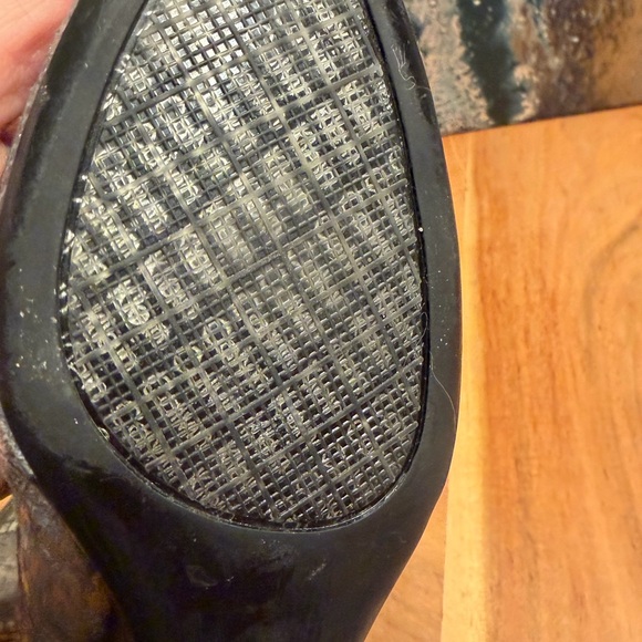 Calvin Klein Metallic Snakeskin Wedges | Vintage Inspired | Size 7.5 - Picture 13 of 15